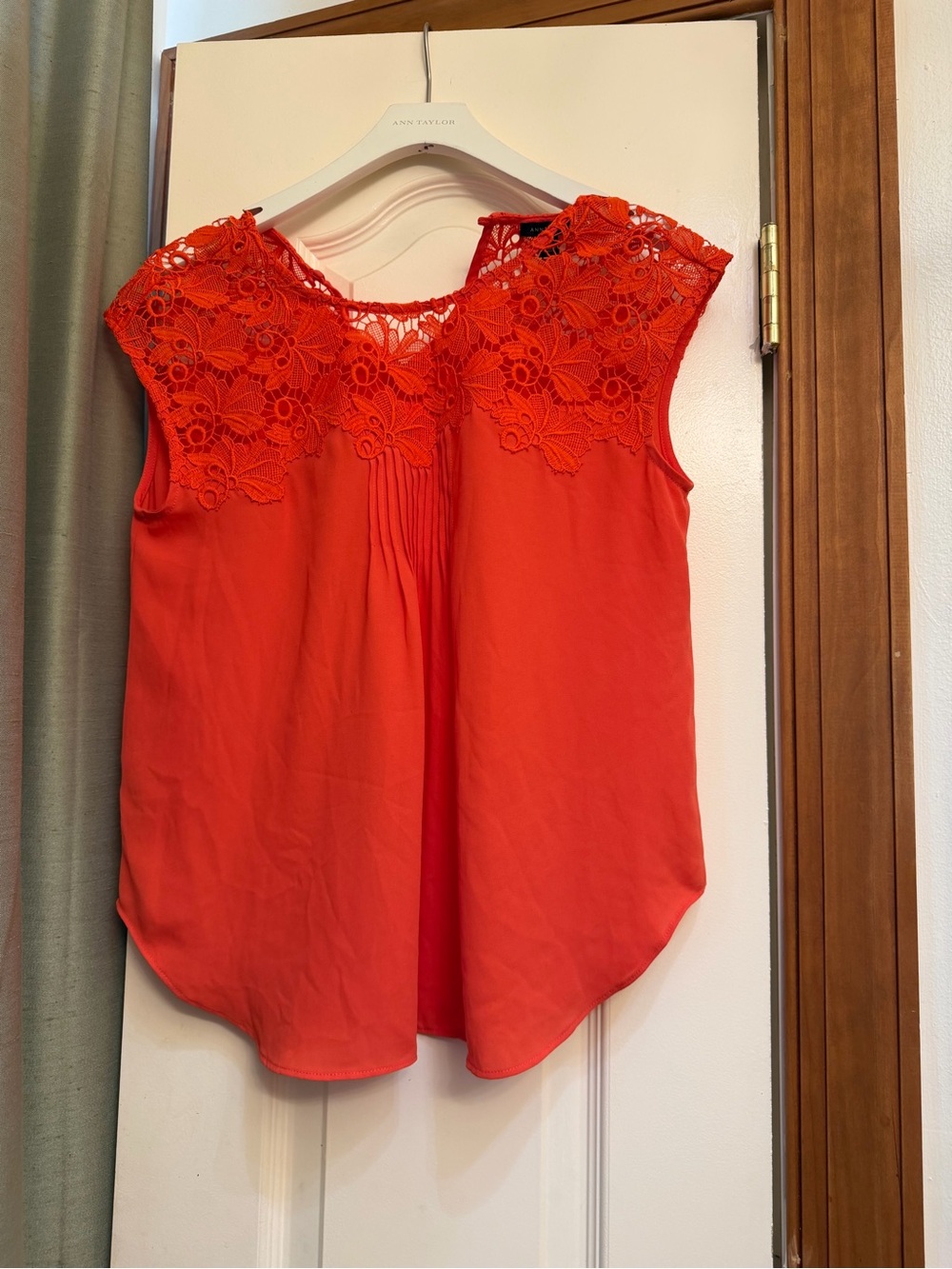 Ann Taylor Lace Yoke Sleeveless Blouse Coral Red XS
